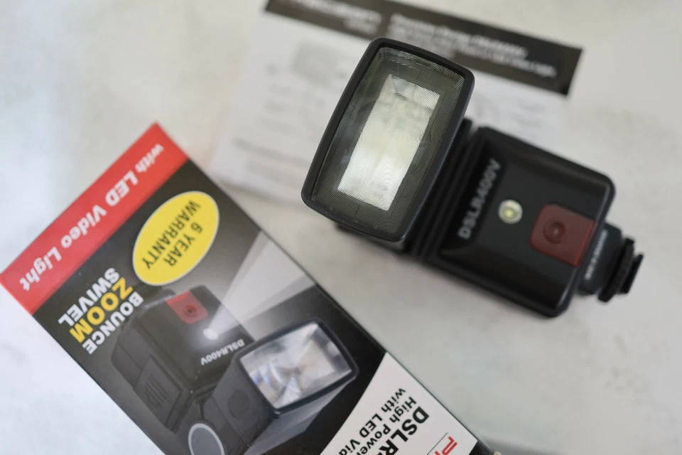 Precision Design DSLR400 Shoe Mount Flash w/LED video Lighting - Image 2 of 4