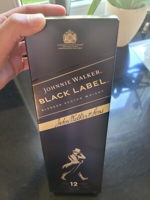 (35 /1000ml) Johnnie Walker Black Label 12 Jahre 40% 1,0L Geschenkkarton 1000ml
