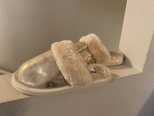 Corkys Womens Slip On Gold Animal Print Faux Fur Slippers. Size 8. New