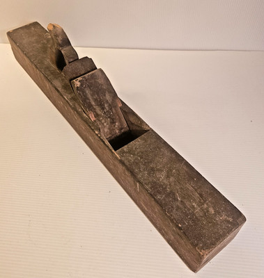 ANTIQUE 26'' LONG WOODEN WOODWORKING PLANE BARN FIND