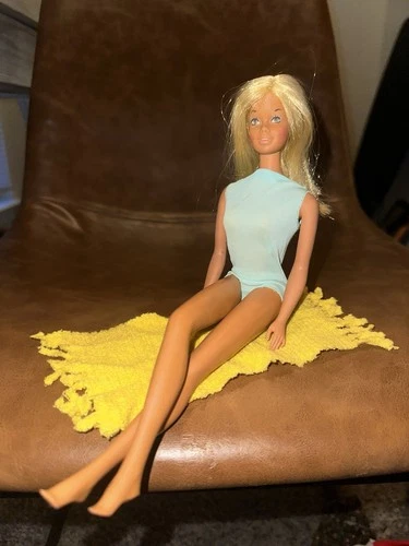 Vintage 1971 Japan Sun Set Malibu Barbie #1067 W/ Swimsuit & Towel Beauty