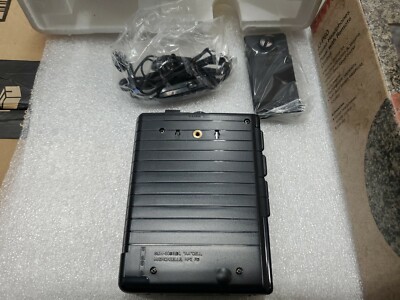 SANYO JJ-P60 Headphones with Remote Control,Cassette Player 1990