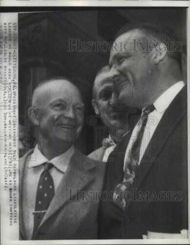 1956 Pressefoto Präsident Dwight Eisenhower mit Leslie Arends, William Knowland - Bild 1 von 2