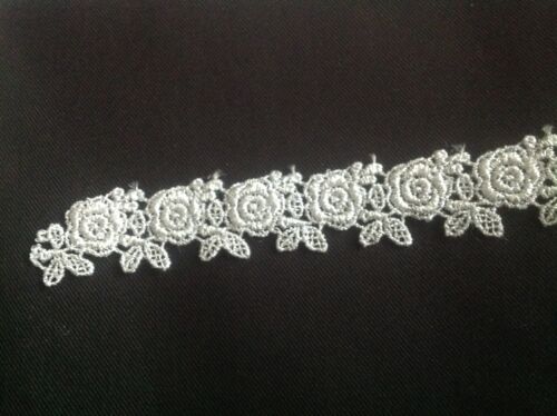 NEW 1 INCHL WHITE ROSE AND PEDA GALLONL DESIGH VENISE LACE TRIM J'S BUTTON HOLE - Picture 2 of 3