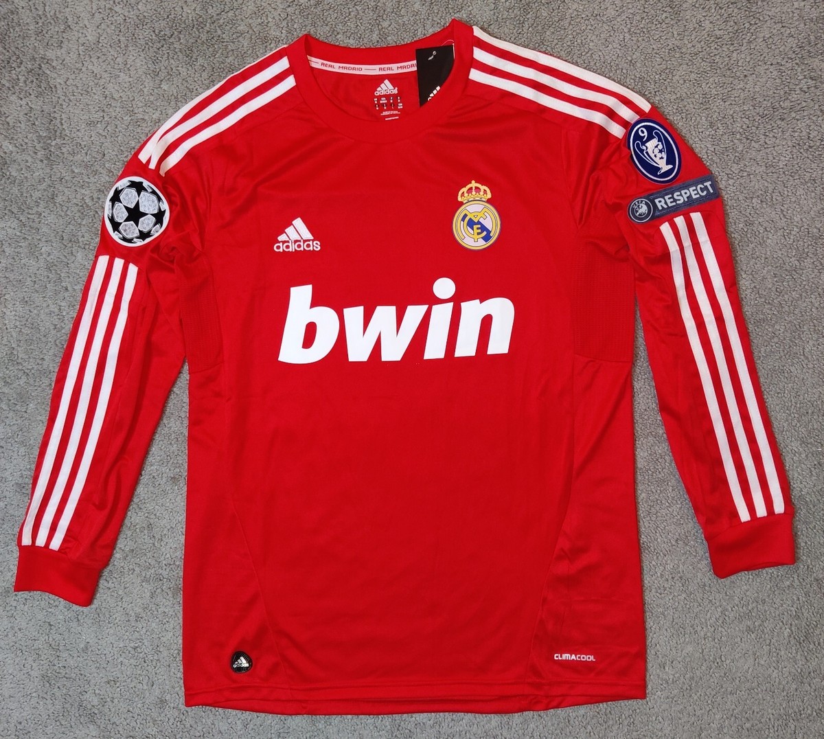 新品RONALDO11-12Real Madrid(H) #7 ロナウド 長袖 新品RONALDO11-12Real Madrid(H) #7 ロナウド 長袖 - メルカリ