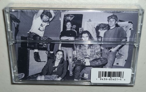 PEARL JAM ALIVE (2021 RSD) BRAND NEW SEALED LIMITED EDITION CASSETTE TAPE - Picture 2 of 2