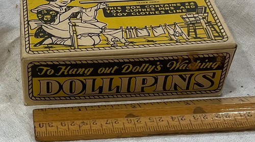 Penley Bros West Paris, Maine, Dollipins - muñeca de madera juguete ropa pin en caja - Imagen 2 de 7