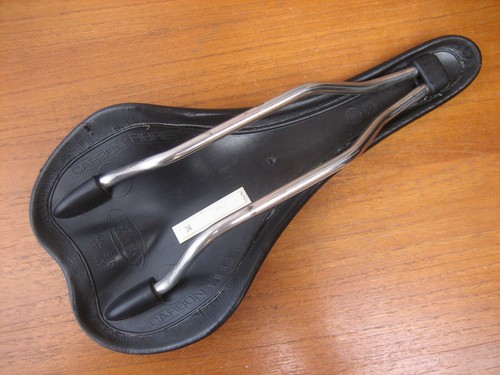 Selle Italia SLR Carbon Fiber Shell Titanium Rail 135 Gram Racing Seat Saddle - Picture 10 of 16