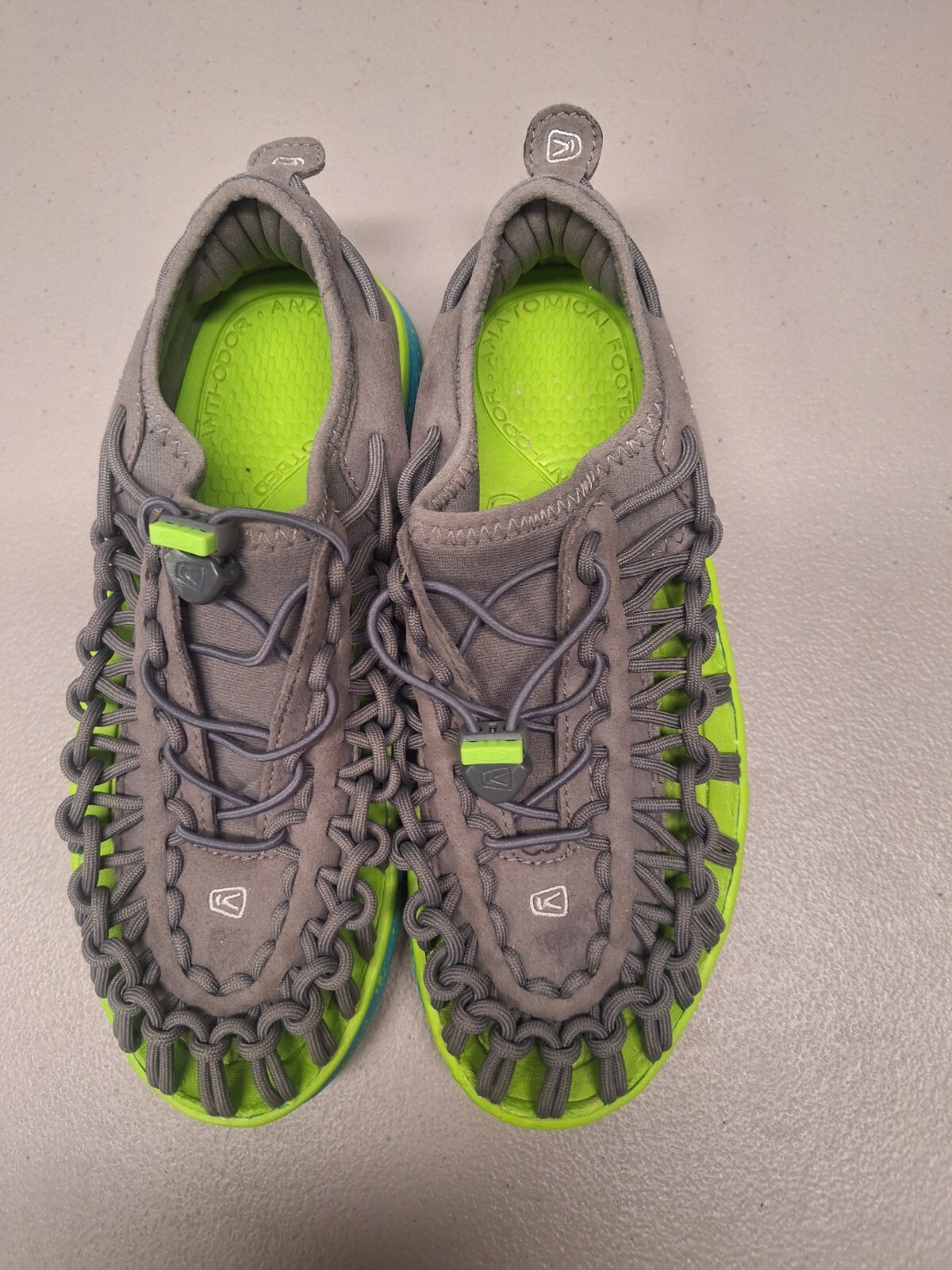 Sandali sportivi Keen Uneek O2 grigio verde giovani taglia US 3 scarpe corda bambini