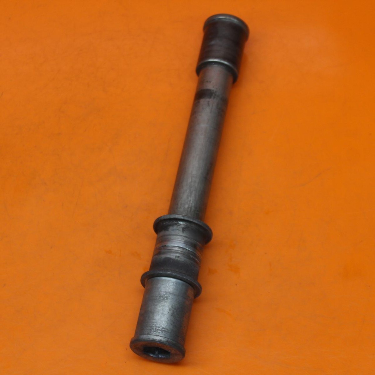 ピース 00-05 KAWASAKI NINJA ZX12R OEM FRONT WHEEL RIM AXLE PIVOT