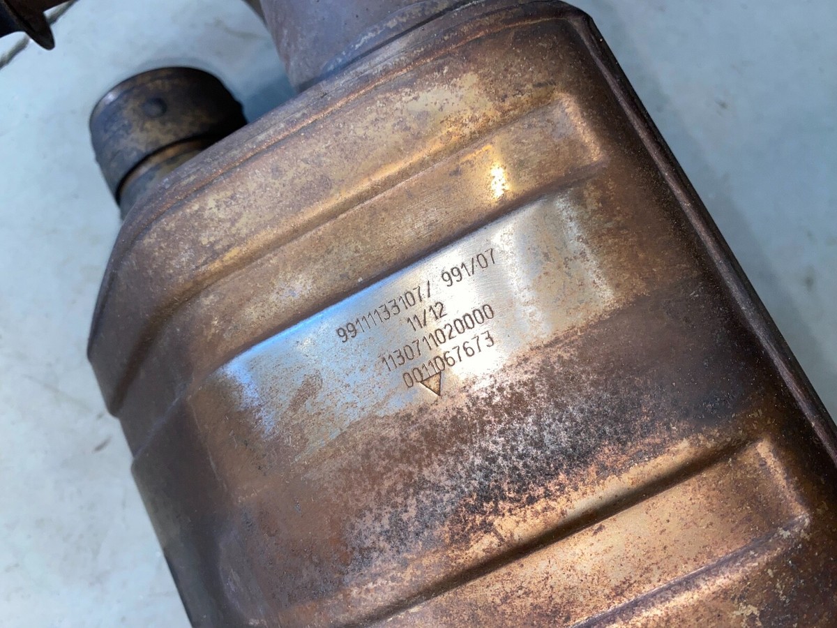 Porsche 991 Carrera S 4S Exhaust OEM Center Muffler Non PSE valved 