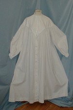Charming Antique Dress Breakfast Robe Victorian 1860 White Cotton