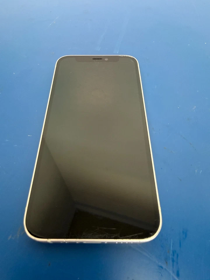 Apple iPhone 12 mini - 128 GB - White (Unlocked) (CA) - Image 4 of 4