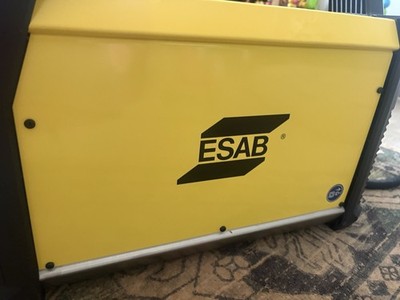 ESAB Warrior 300i CC/CV Multiprocess Welder Power Source MPN 0558102558