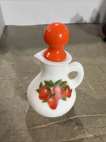 Avon Vintage Strawberries And Cream Empty Milk Glass Bath Foam Decanter Decor
