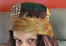 Beautiful VINTAGE 40's 50'S PHEASANT FEATHER COVERED Hat Multicolor