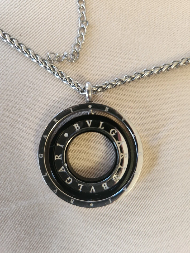 Colgante y cadena círculo diamante redondo oro blanco Bvlgari Bulgari Foto 3 de 4