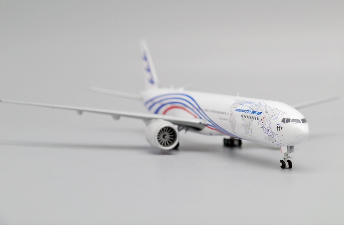 Boeing B777-300ER Reg: N5017V 