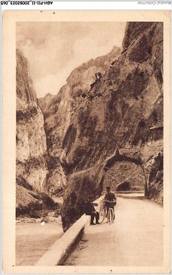 AGHP11-0786-11 - VALLEE DE L'AUDE - Parade der Steinlilie - das Loch des
