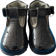 Early Days Girls Shoes black size 4