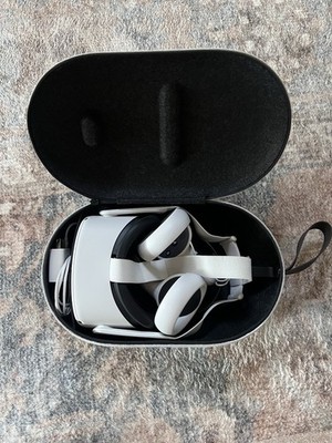 Meta Oculus Quest 2 128GB Standalone VR Headset - White - Includes Carrying Case