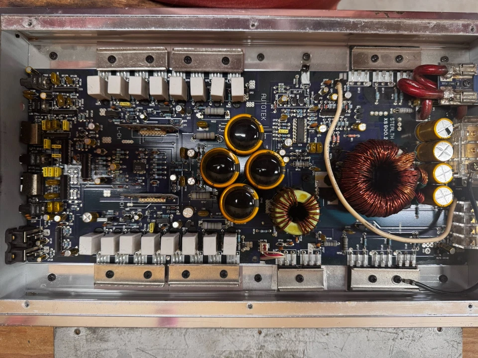 Amplificador de coche Autotek Stealth XS 900.2 Foto 4 de 4