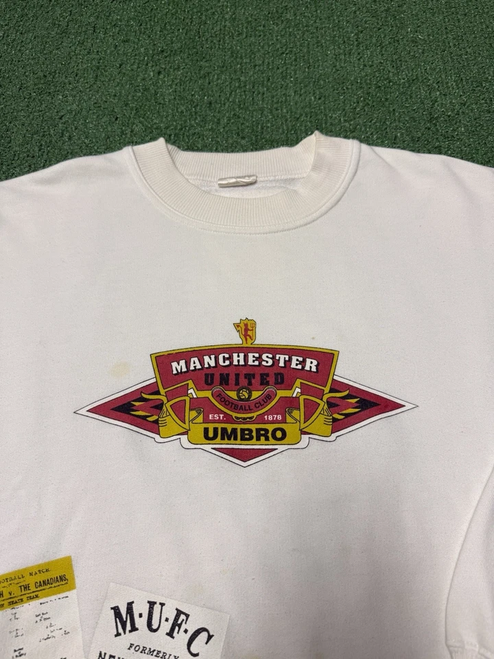 Vintage Manchester United Umbro Football Sweatshirt Size Medium White VTG MARKED - Image 2 of 4
