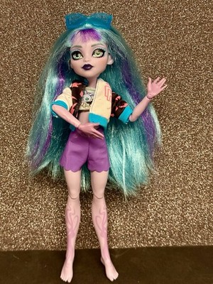 - Monster High Fearbook Twyla Puppe -