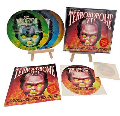 CD Terrordrome VII 7 Badcore Massacre komplett mit Aufkleber Tattoo Thunderdome