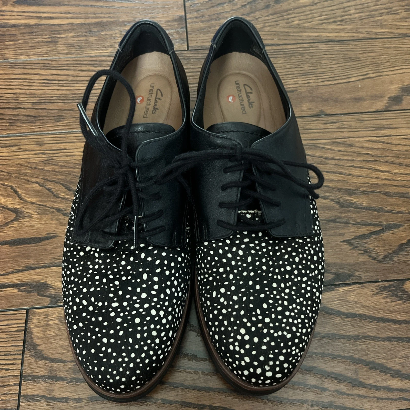 Scarpe Clarks Shaylin stringate da donna nere in pelle micro punti taglia US 8M