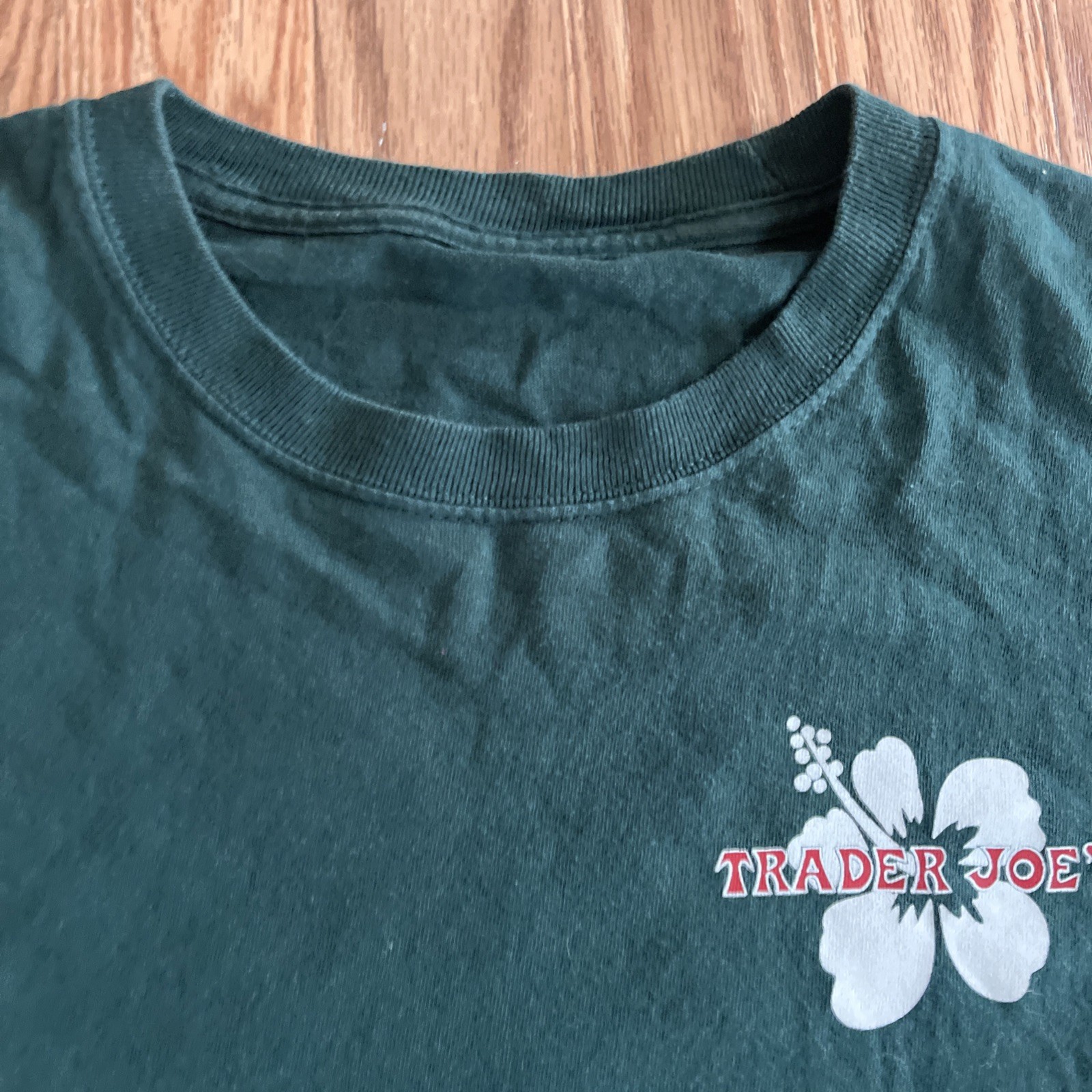 Vintage Trader Joe’s Hibiscus Logo T-Shirt – Green
