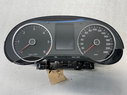 Volkswagen Polo 6R 1.2 TDI TACHO 6R0920861K Kombiinstrument - Glas gebrochen!
