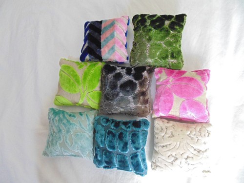 Designers Guild Velvet fabric cute Pin Cushions sewing needles - Picture 4 of 138