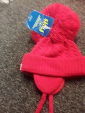 SALE NEW SATILA RED LARGE POM POM HAT STYLE TWINE SIZE 3-6 MONTHS APPROX