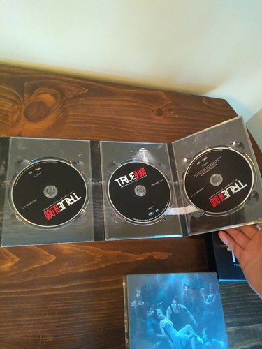 TRUE BLOOD: Season 1 2 & 3 Box Set - Picture 8 of 12