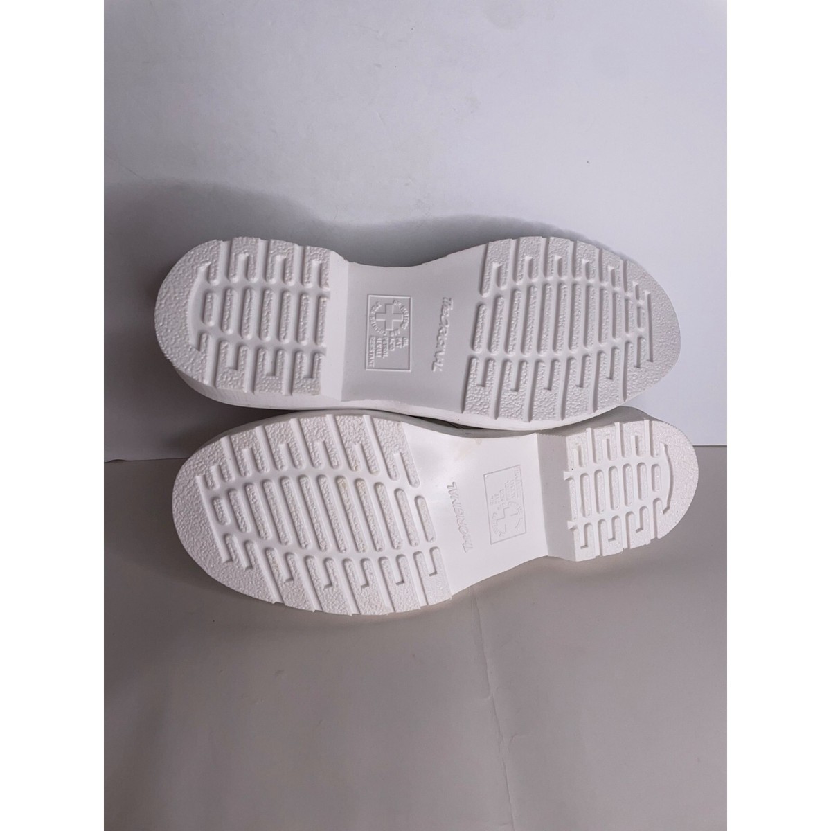 Dr. Martens 27522 White Smooth Leather Pride Oxford Shoes EU 42 US 10 Mens 9 NEW NEW Dr Martens 27522 Pride Oxford Shoes White Smooth Leather  main image 2