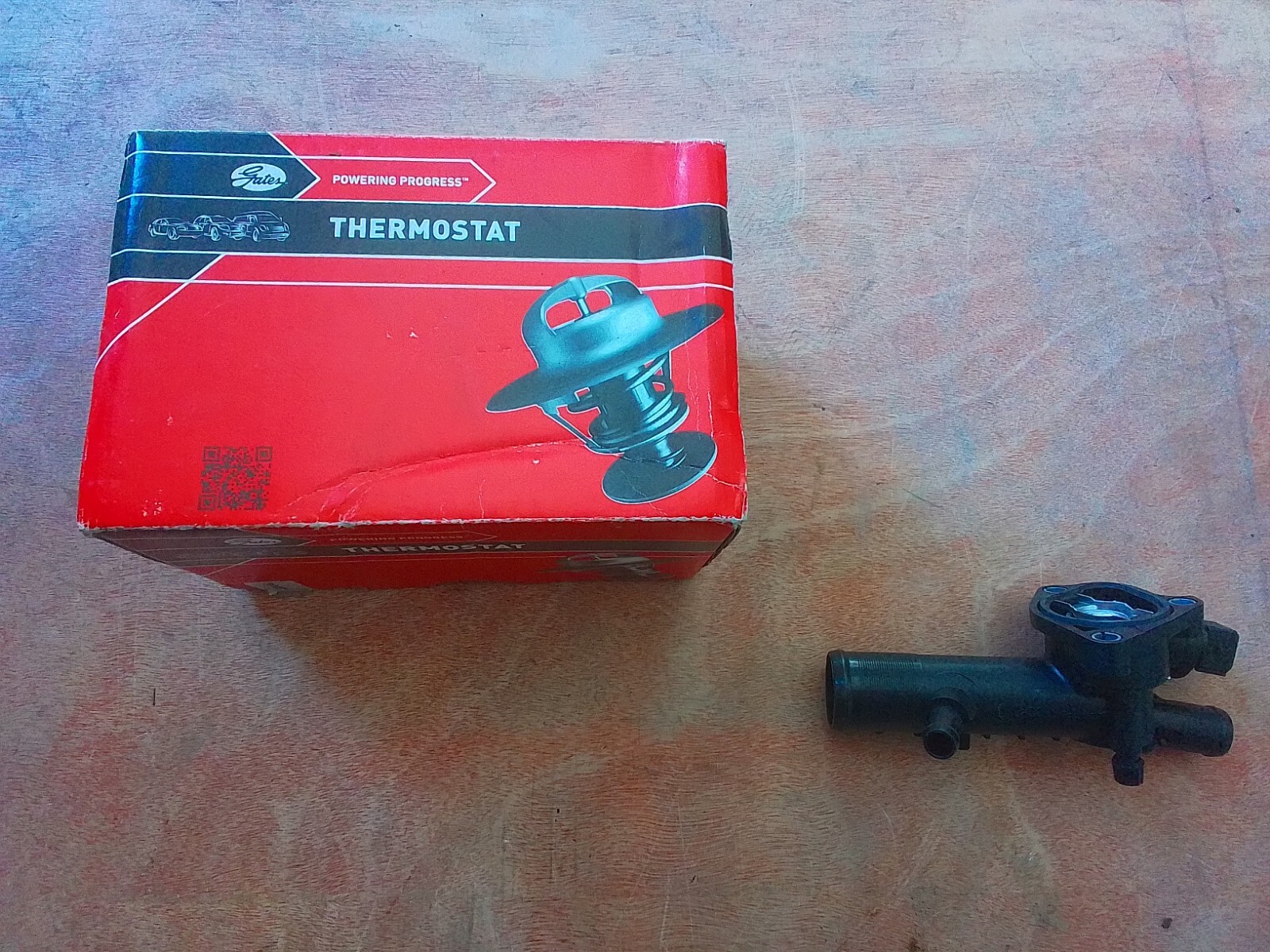 Thermostat d'eau pour réparer le chauffage de Renault Kangoo Clio et Twingo