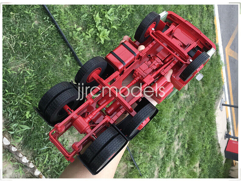 1/18 マン　F2000 トラクターヘッド モデルトラックファクトリー