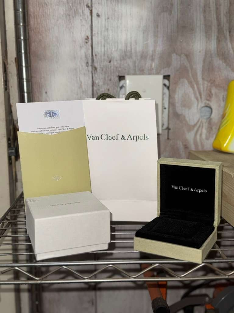 新品 Van Cleef & Arpels ジュエリーケース BOX Van Cleef & Arpels Necklace Box VCA Original Travel Jewelry Case