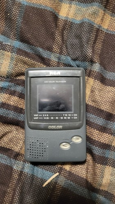 #ad VINTAGE RCA Handheld TV 16 3053 2.2quot; Color Portable Analog Excellent Used $19.99