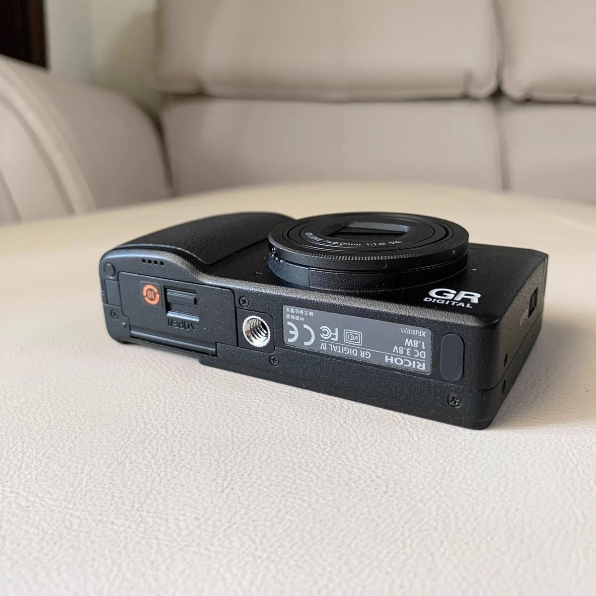 RICOH GR DIGITAL IV Digital Camera 10.40 MP Image Stabilisation