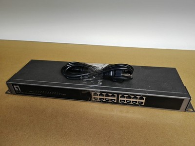 LevelOne FSW-1651 16-Port Fast Ethernet Switch Network 19'' Rackmount inkl. Kabel