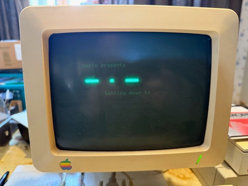 Apple II Software: APPLE PRESENTS IIe & Getting Down to Basic - bootet & läuft - Bild 4 von 12