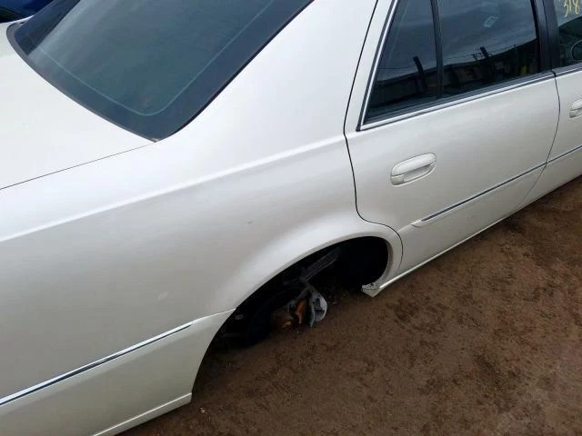 Used Air Cleaner Assembly fits: 2010 Cadillac Dts  Grade A - Image 4 of 4