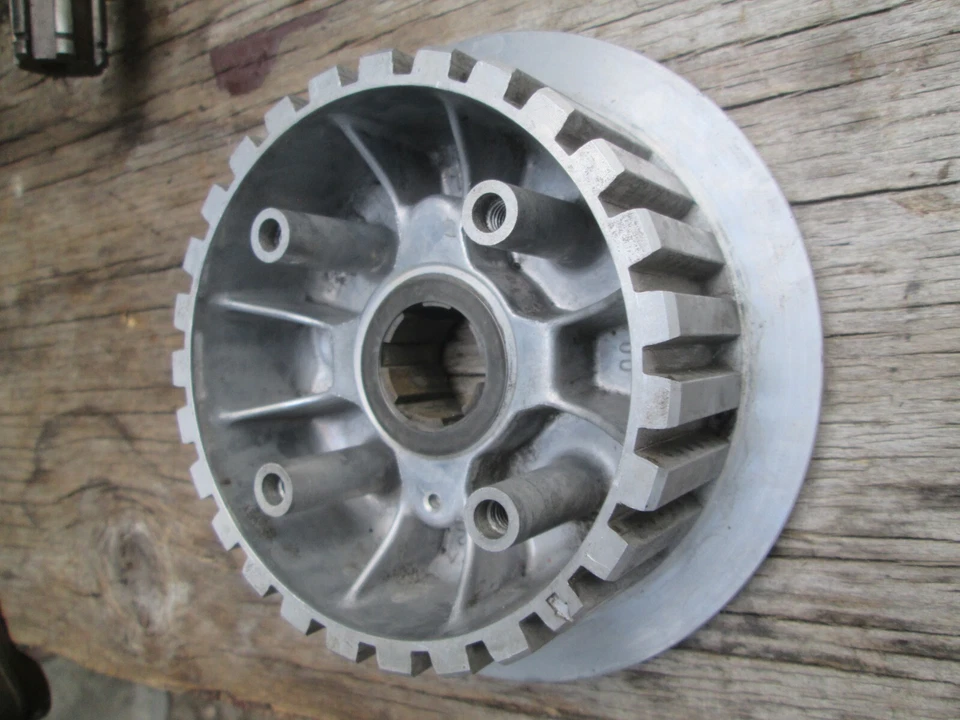 OEM Yamaha  XS360  / XS400 / XS400-2  / XS400S  CLUTCH BOSS 1L9-16371-00-00 - Image 2 of 4