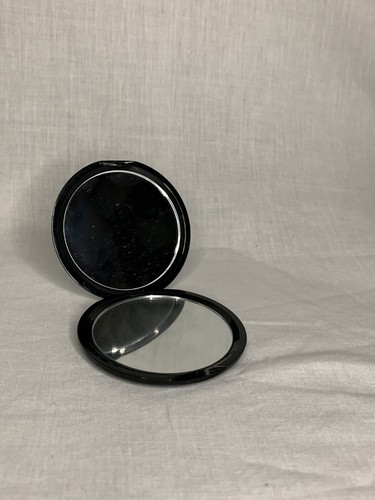 Estee Lauder/RUBEN TOLEDO "ESSENCE OF BEAUTY" Double-Mirror Compact rare - Picture 4 of 5
