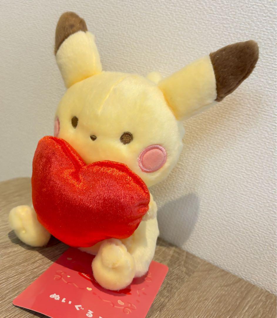 バレンタイン　ぬいぐるみ ピカチュウ Pikachu With A Heart ぬいぐるみ ピカチュウ Pikachu With A Heart ハート