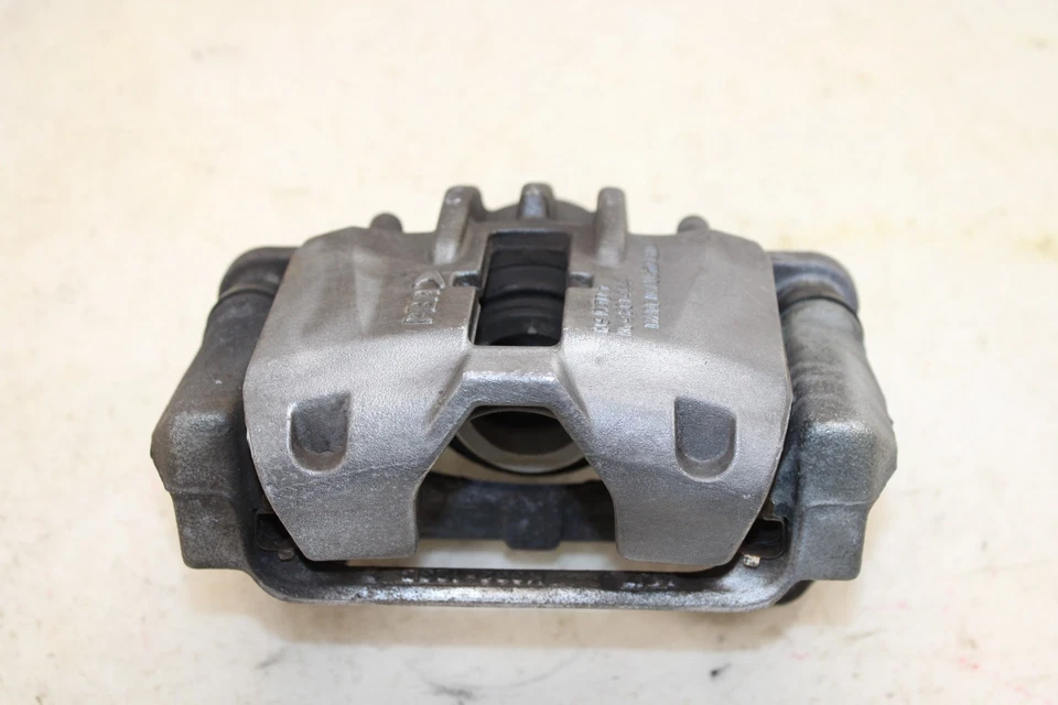 2005-2013 Chevrolet Corvette Brake Caliper Set OEM MJ58 - Image 2 of 4