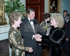 RONALD REAGAN NANCY FLORENCE HENDERSON WHITE HOUSE 1986 8X10 PHOTO