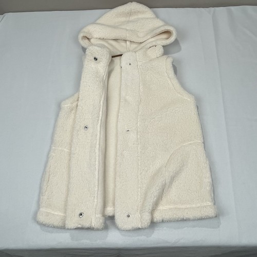 Acogedor chaleco con capucha Sherpa Koolaburra by UGG talla mediana - Imagen 2 de 8